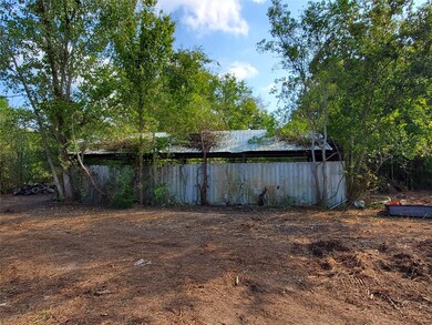 1305 Rymal Rd, Alvin, TX 77511 - photo 4