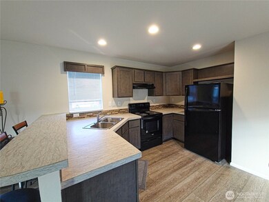1303 30th St unit 21, Seaview, WA 98644 - photo 4
