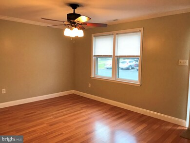 555 Newbury Ct, Sellersville, PA 18960 - photo 3