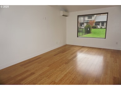 7921 NE Loowit Loop unit 38, Vancouver, WA 98662 - photo 4