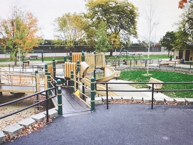 462 N Ida Ln, Elmhurst, IL 60126 - photo 2