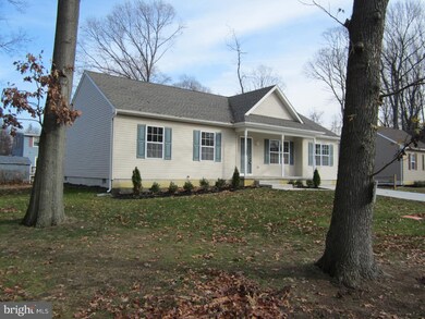 820 Vermont Ave, Woodbury, NJ 08096 - photo 2