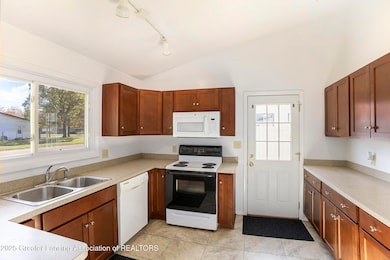 4922 Southgate Ave, Lansing, MI 48910 - photo 6