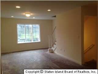 33 Wright St, Staten Island, NY 10304 - photo 2