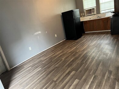 7136 Eastwood St, Houston, TX 77021 - photo 4