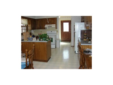 6923 Westgate St, Shawnee, KS 66216 - photo 7