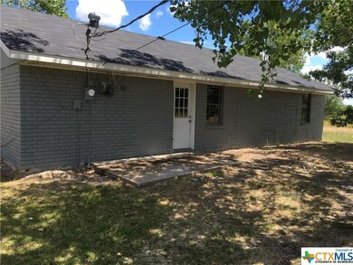 1002 S College Ave, Troy, TX 76579 - photo 4
