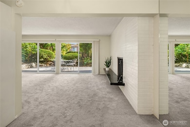 2501 Canterbury Ln E unit 106, Seattle, WA 98112 - photo 2