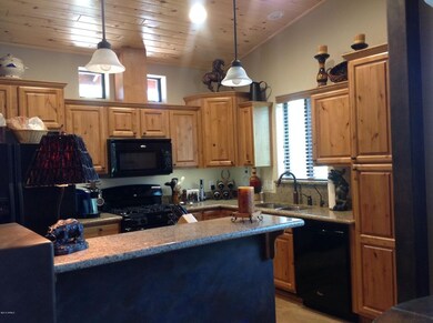 Granite/Gas Kitchen