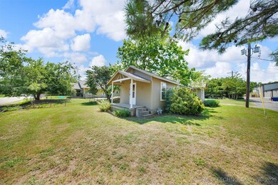307 N Hartman Ave, Cushing, OK 74023 - photo 2