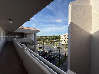 15969 NW 64th Ave unit 504, Miami Lakes, FL 33014 - photo 5