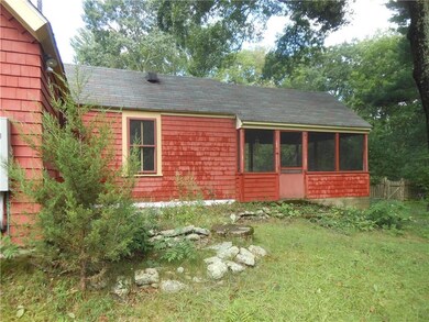 EXTERIOR PORCH