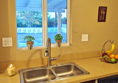 _DSC9973_kitchen-sink