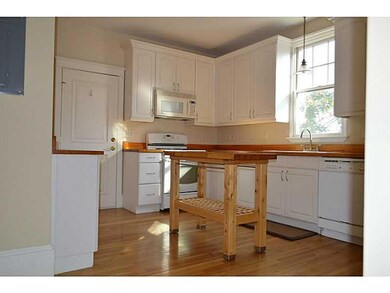 14 Lincoln St unit 2, Newport, RI 02840 - photo 2