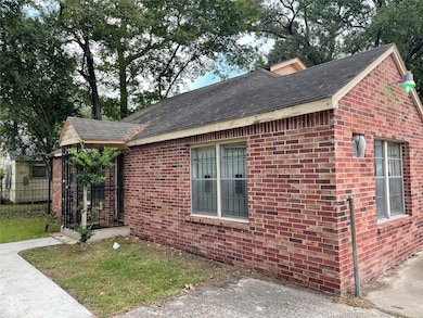 8934 Compton St, Houston, TX 77016 - photo 5