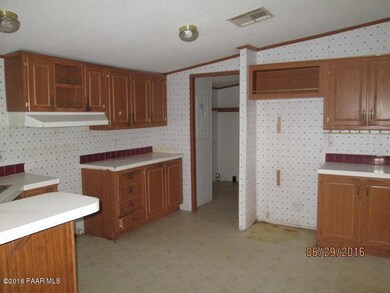 4662 N Forest Line Rd, Ash Fork, AZ 86320 - photo 4