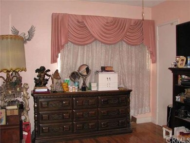 Mater bedroom has 2 separate closets