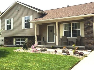 1649 Lewie DR0104