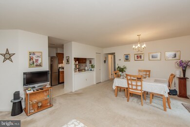 2219 Lowells Glen Rd unit J, Parkville, MD 21234 - photo 4