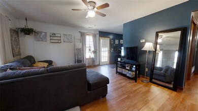 716 N 1st Division St, Mattoon, IL 61938 - photo 6