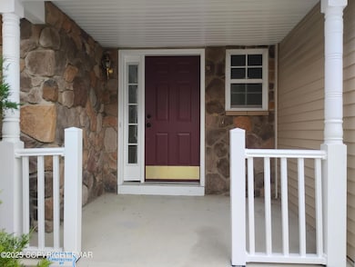 2113 Dorset Ct, Bushkill, PA 18324 - photo 4