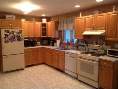 130 Pitman St, Methuen, MA 01844 - photo 2