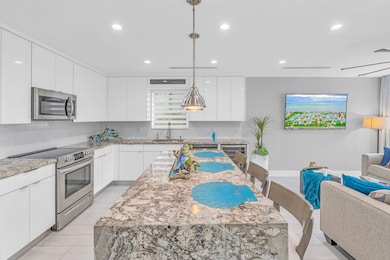 Eat-in Kitchen