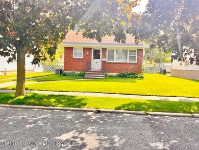 218 Chesterton Ave, Staten Island, NY 10306 - photo 2