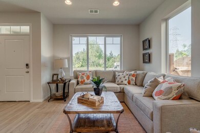 1306 NW 24th Place, Redmond, OR 97756 - photo 5