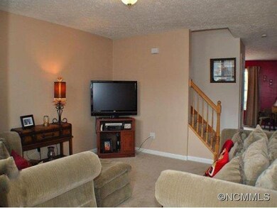 Living Area; light & bright!