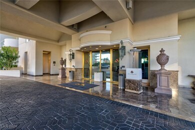 Entrance - 24 Hour Valet
