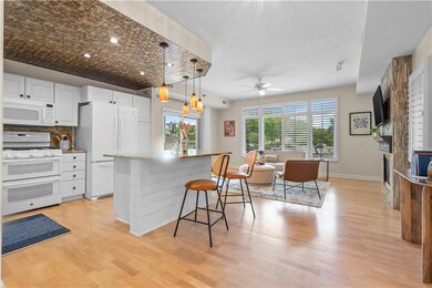 14100 Pinnacle Pointe Dr unit 102, Clive, IA 50325 - photo 4