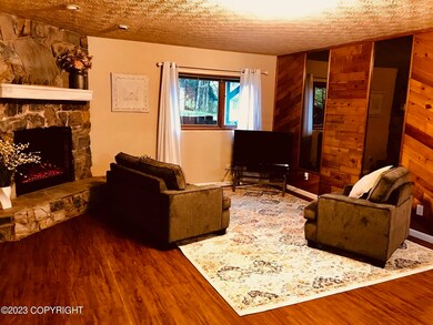 438 Cannon Ct, Anchorage, AK 99501 - photo 2