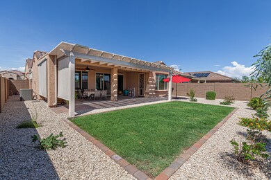 LARGE PRIVATE YARD