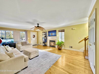 03 Living room (2nd fl)