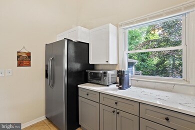 1806 Dunwoody Cir, Parkville, MD 21234 - photo 4