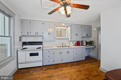 257 S Walnut St, Dallastown, PA 17313 - photo 5