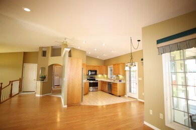 909 15 1 2 Ave SE, Minot, ND 58701 - photo 6