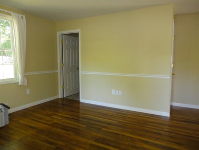 53 Seaverns Bridge Rd, Amherst, NH 03031 - photo 4