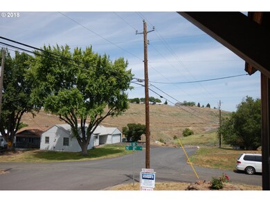914 SE Isaac Ave, Pendleton, OR 97801 - photo 5