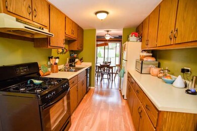 1082 Cascade Dr unit 1, Aurora, IL 60506 - photo 5