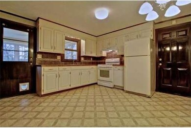 359 Village St, Medway, MA 02053 - photo 2