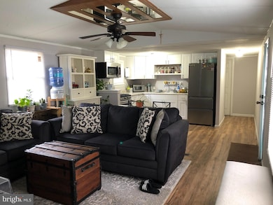 107 Chesapeake Mobile Ct, Hanover, MD 21076 - photo 2