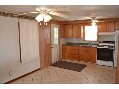 Kitchen. Open Kitchen/DR Combo