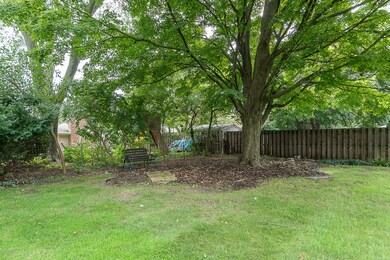 2515 Carlyle-50