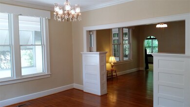 13.5' x 15' with gorgeous grape motif chandelier, 