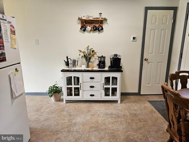 225 Brumbaugh Ave, Chambersburg, PA 17201 - photo 6