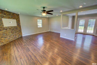 1008 5th Ave, Camanche, IA 52730 - photo 7