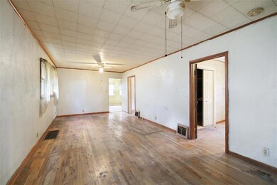 217 E Payton Ave, Des Moines, IA 50315 - photo 4