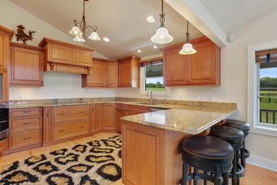 03_4980SpringCreekRd_5_Kitchen_HiRes